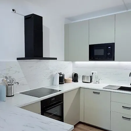 Apartment In Innenstadt- Mit Terrasse *